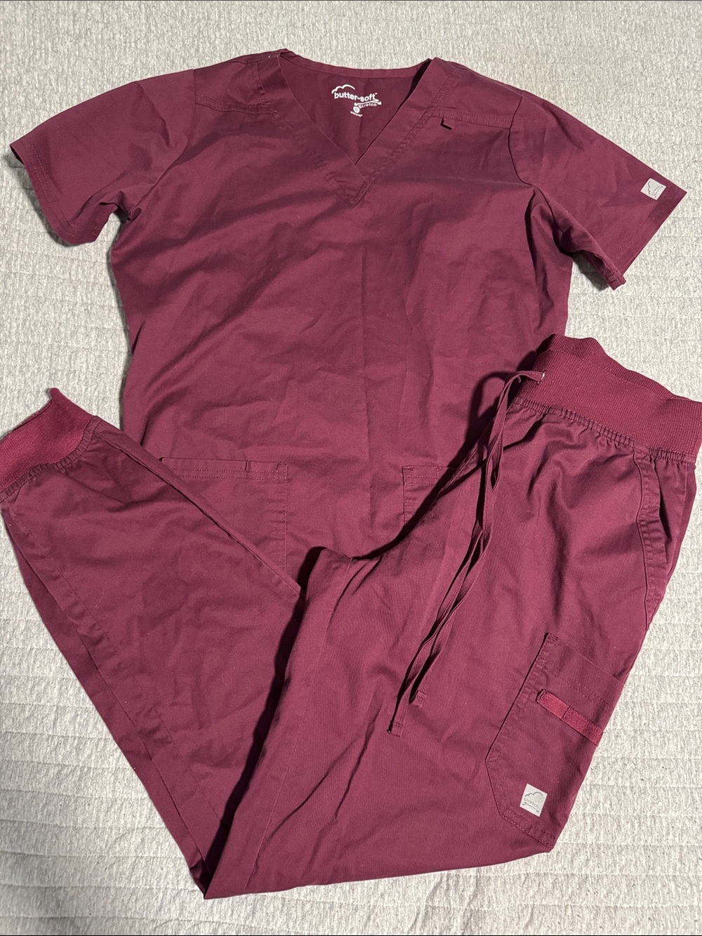 Butter-Soft Stretch V-Neck Scrub Set in Burgundy